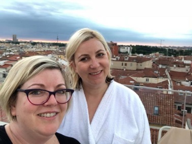 Sharon and me do a sunrise. Madrid 2018